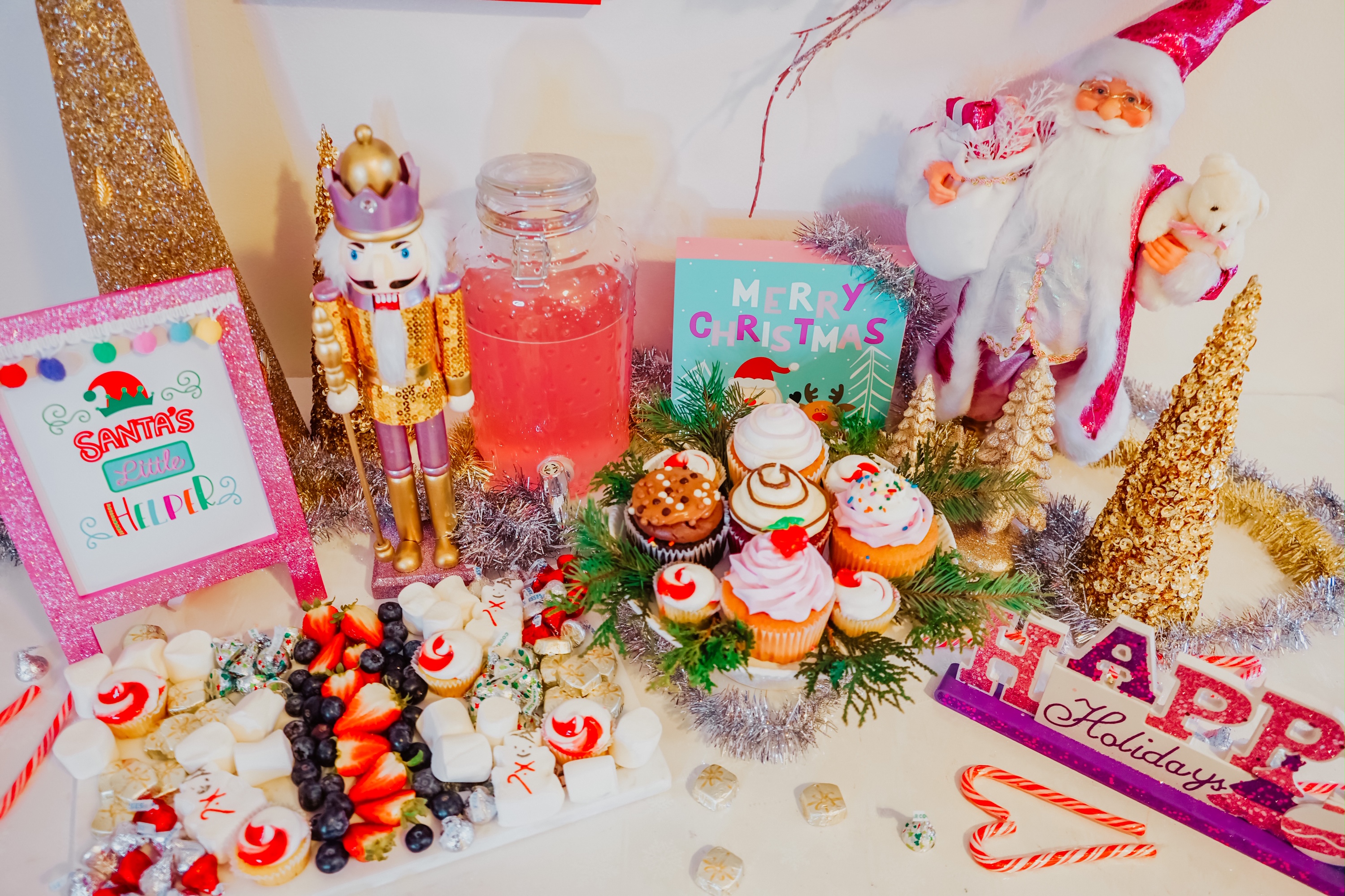 Pink and sparkly Christmas party the little princesses will love ...